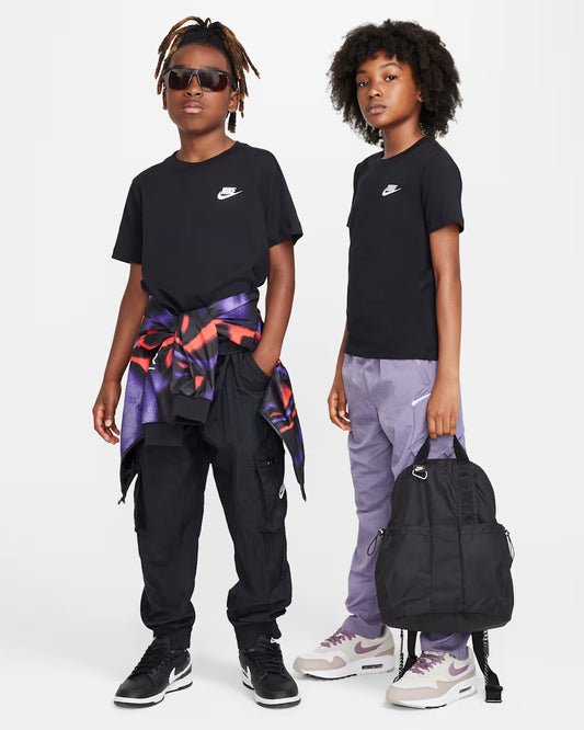 Nike Sportswear Older Kids' T-Shirt