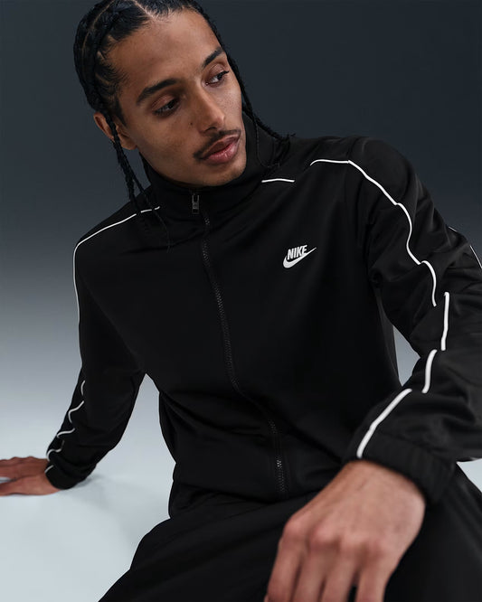 Nike Sportswear Club