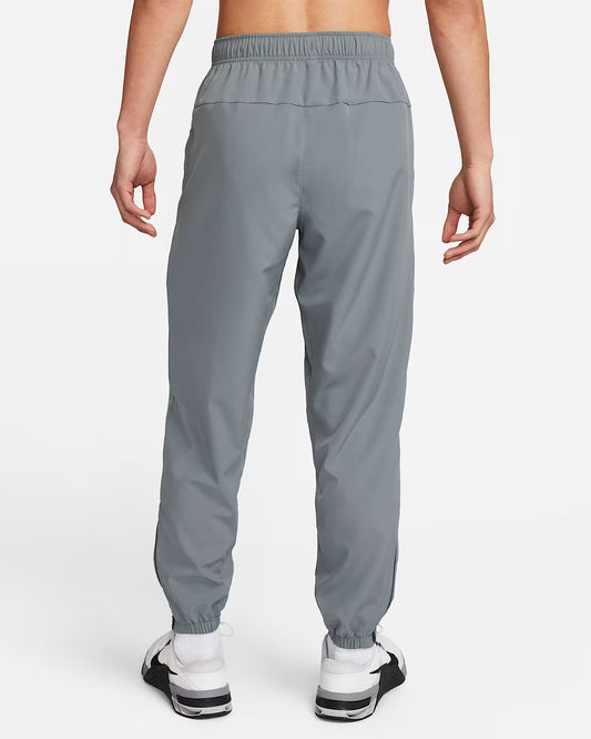 Nike Form Men's Dri-FIT Tapered Versatile Pants